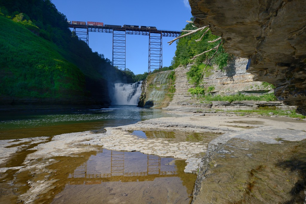 7360x4912 - 8,139,907 bytes